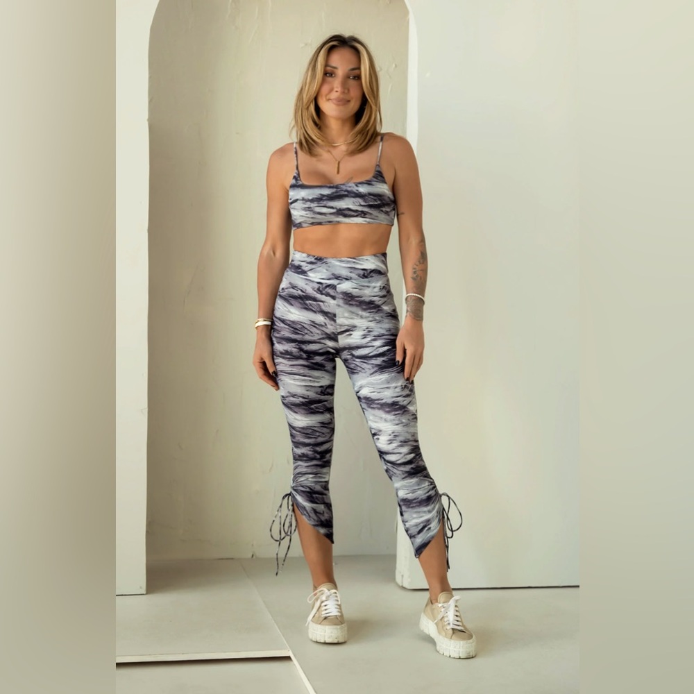 By Egreis Kenzie Leggings XS (Grey Tie Dye)🖤